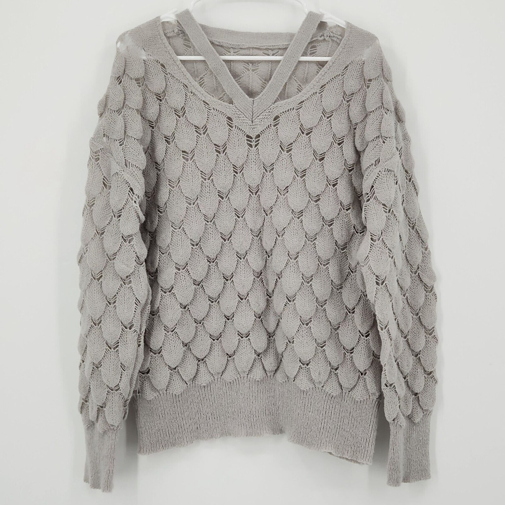 Geometric Feather Look Pattern Grey Sweater Loose Comfy Large Fit Casual Comfort